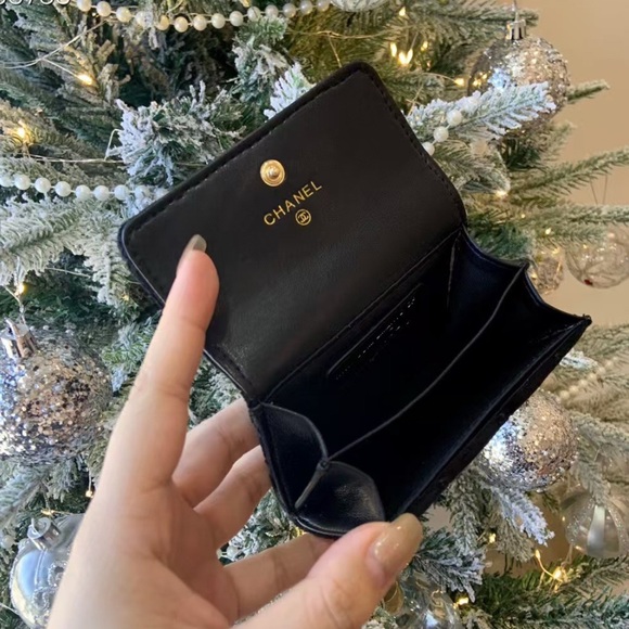 Chanel VIP Wallet - Picture 6 of 9